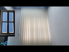 Faux éclairage de fenêtre électrique alimenté par la lumière du soleil artificielle à la maison