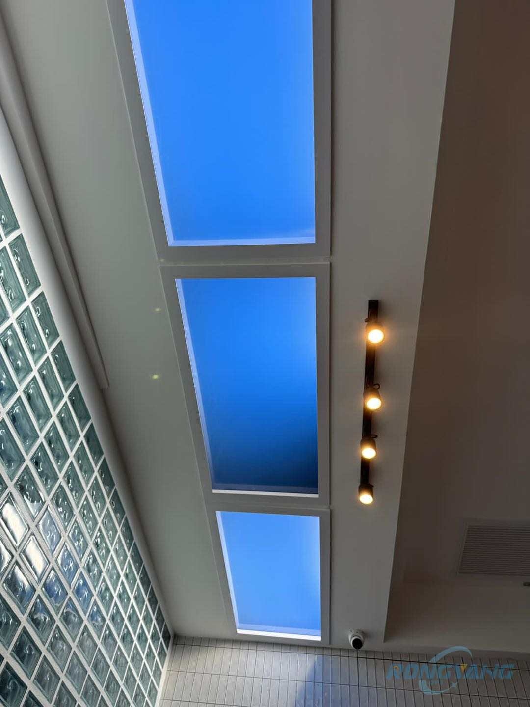 Derniers blogs de l'entreprise sur Lumières artificielles pour les restaurants sans lumière naturelle