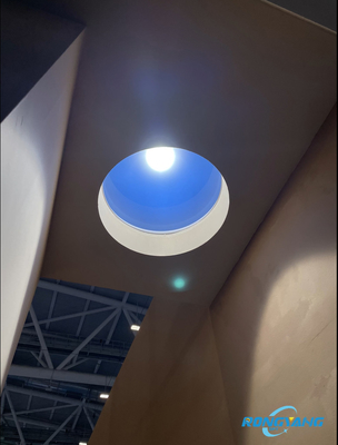 Des lampes solaires artificielles rondes et intelligentes améliorant les intérieurs modernes avec un rendu des couleurs CRI de 90